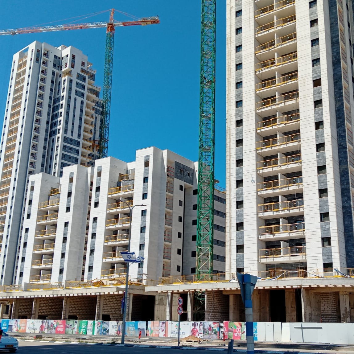מגרש 17 על רחוב הרצל